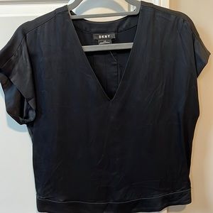 Black short sleeve shirt